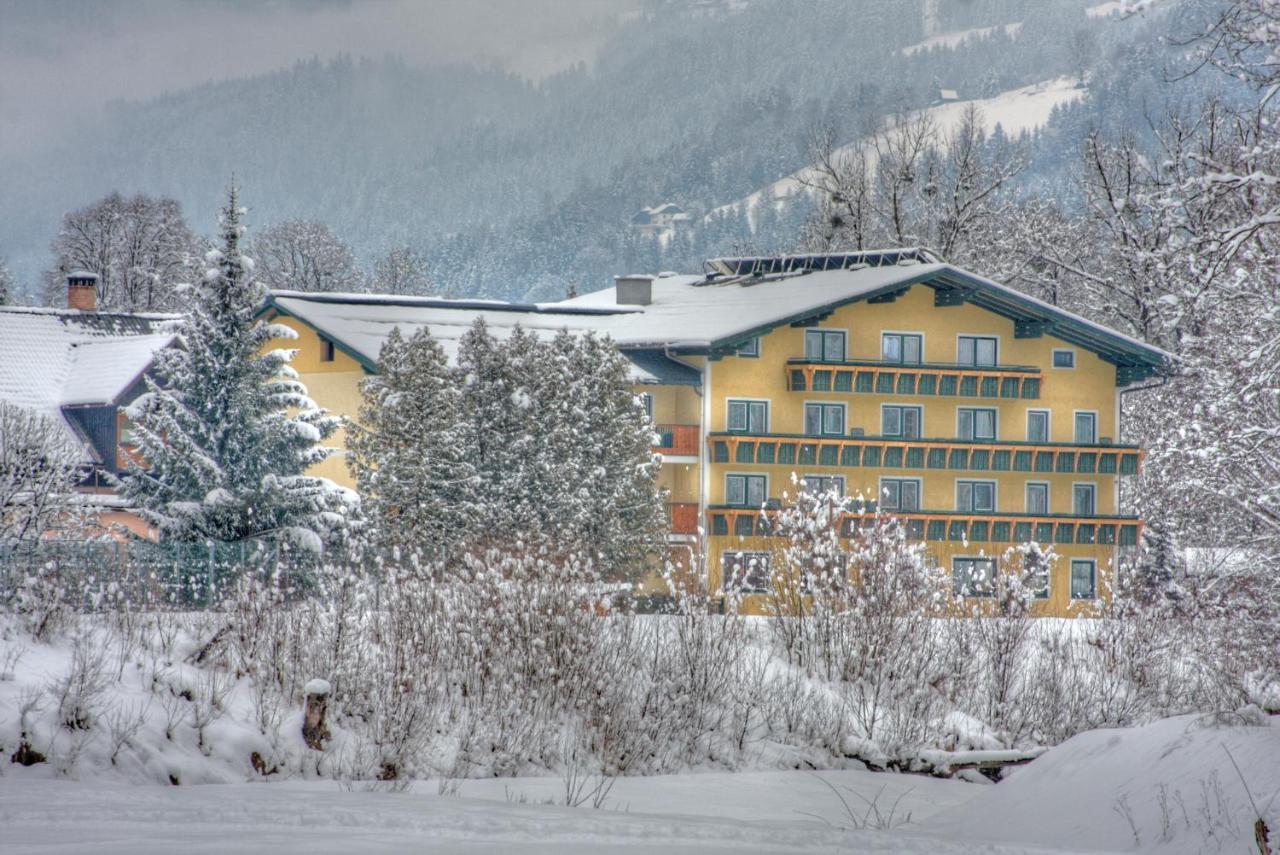 Sport & Familienhotel Baerenwirt Aich  Exterior foto